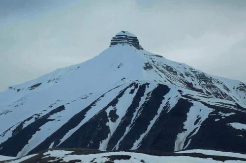 Гора Пирамида на Шпицбергене или все-таки не гора? 01 Гора Пирамида на Шпицбергене или все-таки не гора? 01