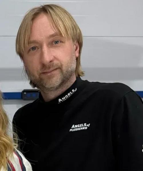 Евгений Плющенко сделал себе Лисьи Глазки - навёл красоту у хирурга звёзд. 01