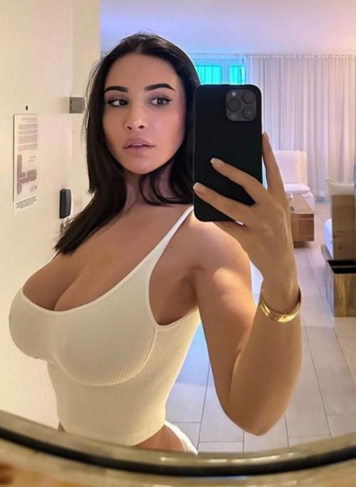 Бывшая сотрудница Kanye West рэпера в сексуальных домогательствах обвинила. 01