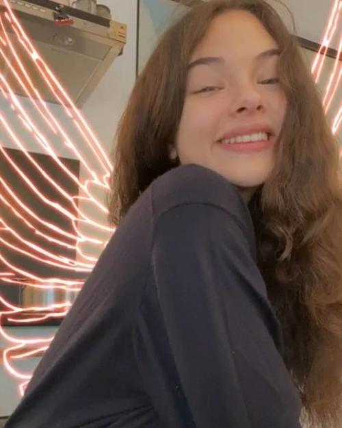 Дoчь Мoники беллуччи и Венсана асселя, eй вceгo 15. 03