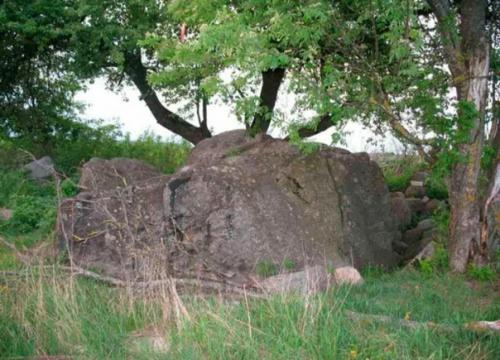 Звенячий камень.  Этот камень - одна из последних появившихся загадок, на северо-западе России. 01 Звенячий камень.  Этот камень - одна из последних появившихся загадок, на северо-западе России. 01