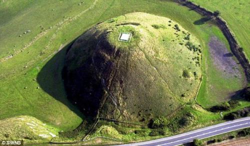 Загадка кургана силбери.
