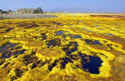 Явление.  Спящий вулкан даллол в Эфиопии и его окрестности известны как самое жаркое место на земле. 03