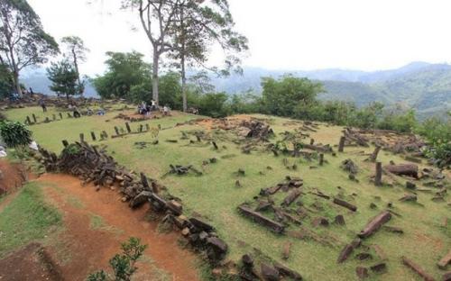 Археологический комплекс Gunung Padang & Panggulan (Gunung Situs Megalitik Cianjur). 05