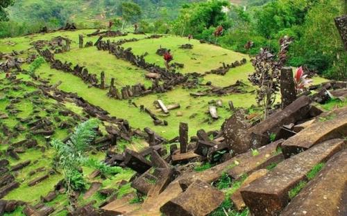 Археологический комплекс Gunung Padang & Panggulan (Gunung Situs Megalitik Cianjur). 06