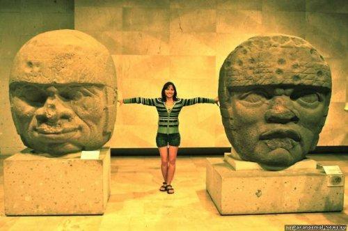 Раса негроидов пришла с титана, спутника Сатурна. 03