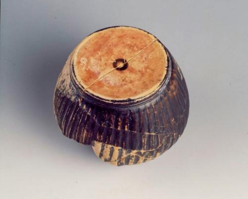 В музее Олимпии (Греция) этот разбитый скромный сосуд для воды V века до н. э. стоит на одном из самых почетных мест. 02