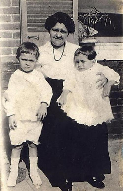 Удивительная история Джонни эка - знаменитого получеловека. Удивительная история Джонни эка - знаменитого получеловека.