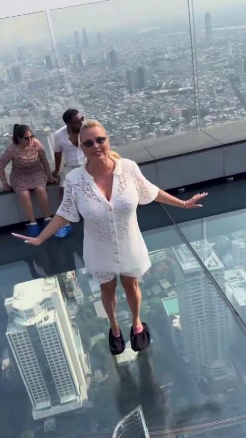 Когда страшно, но всё равно продолжаешь двигаться вперёд. 04