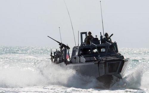 Иран отпустил морпехов Сильнейшей Армии в Истории, но сначала показал миру их на коленях.