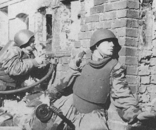 Как выглядели бронежилеты раньше. 02