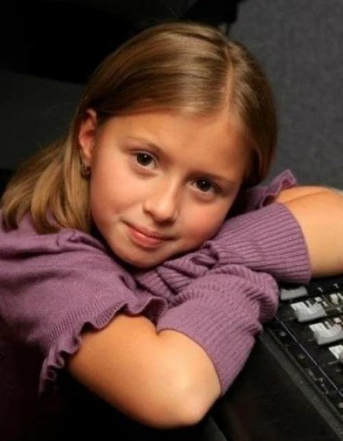 Как 18.   Алина кукушкина - девочка, которая озвучила машу в м/ф Маша и Медведь. 01