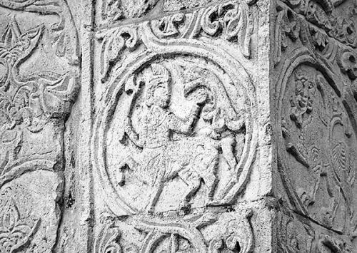 Полкан бог. Полкан - языческий полубог на стенах храмов.