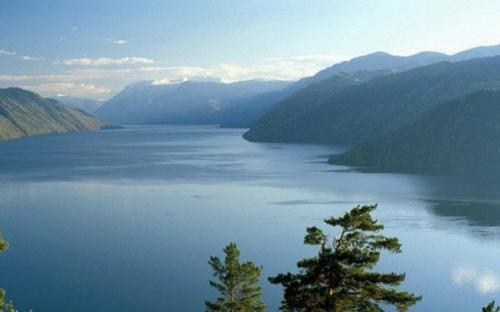 Алтай - священная земля народов Сибири.
