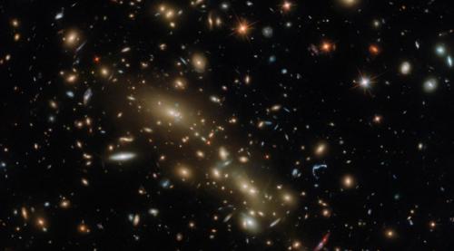 Хаббл-2023: лучшие фотографии космоса. 02