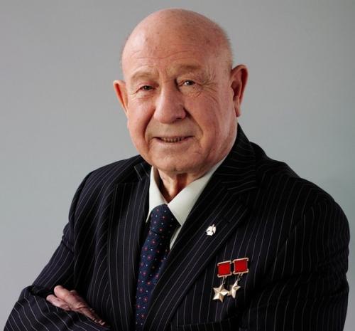 Умер Алексей Леонов - дважды герой советского союза и первый человек, вышедший в открытый космос. 04