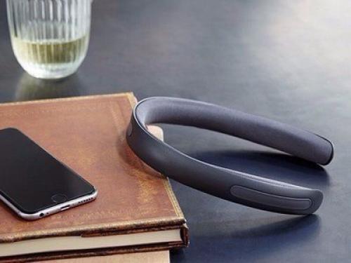 Наушники Batband наличием технологии костной проводимости отличаются.