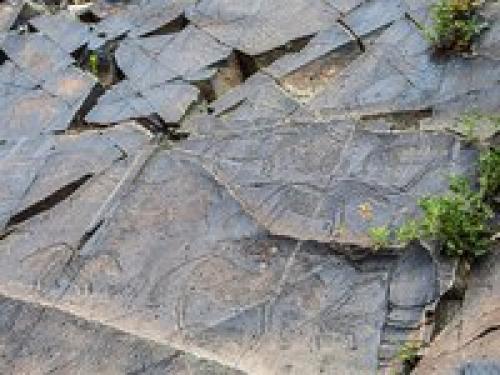 Кто хоть раз видел древние петроглифы, будет вечно к ним возвращаться. 02