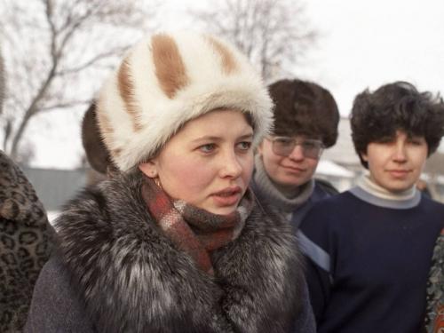 Мода 90-х возвращается: ушанки и кубанки снова в тренде. 02