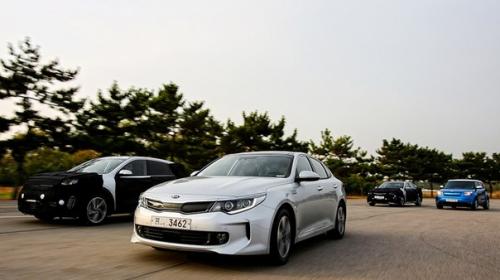 KIA выведет на рынок полностью беспилотные автомобили к 2030 году.