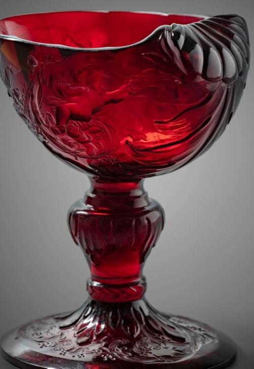 Уникальная чаша из золотого рубиново - красного стекла в форме раковины. 03