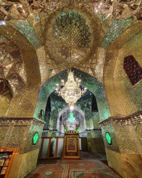 Зеркальный мавзолей в Ширазе. 01