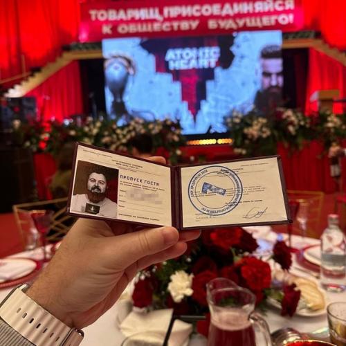 В Москве прошла презентация российской видеоигры Atomic Heart, сюжет которой происходит в альтернативном Ссср будущего. 04