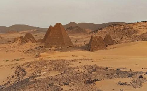 Древние пирамиды в Судане. 02