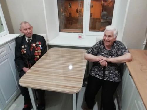 Антон Савчук из Екб сделал уже 9 й бесплатный ремонт (здесь кухни) ветеранам. 02