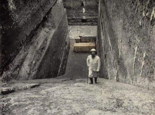 Руины закрытого египетского города завиет - эль - эриан. 04