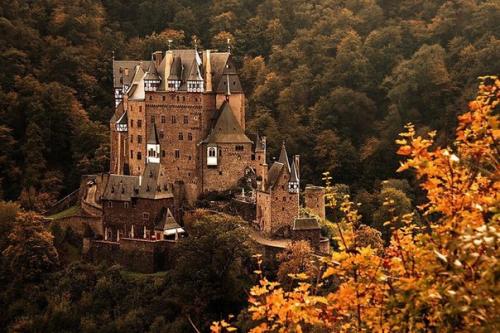 Замок эльц: уцелевший сквозь века. 01