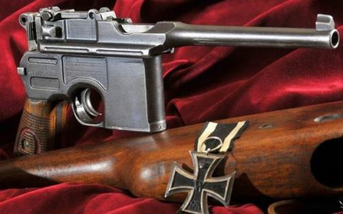 Детище знаменитого оружейника питер - Пауля фон маузера. 

