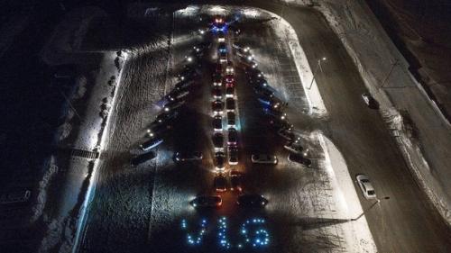 Вот такие Ёлки можно с помощью автомобилей создать! 04