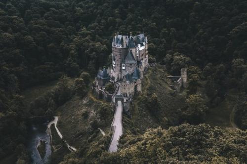 Замок эльц: уцелевший сквозь века. 02