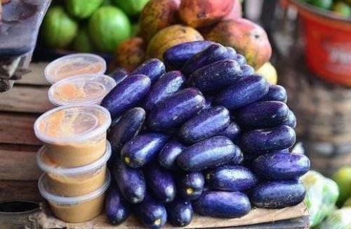 Интересный фрукт!  Так растет африканская груша. 01