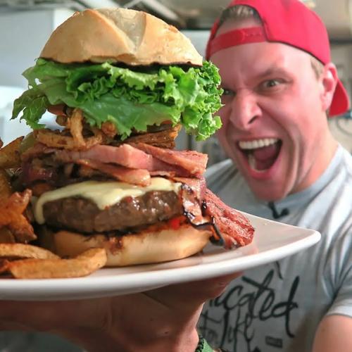 Американцы съедают столько гамбургеров, что 32 раза облетают землю. 01