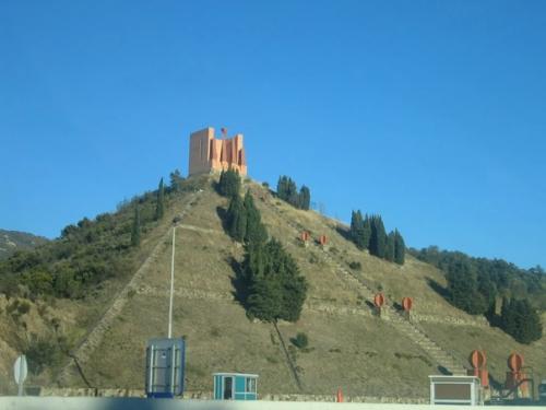 Древняя пирамида во Франции. 01 Древняя пирамида во Франции. 01