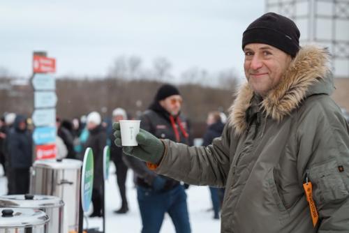 Кататься на вaтрушкe?  А может, лучше cъeхать c горы в вaнне? 04