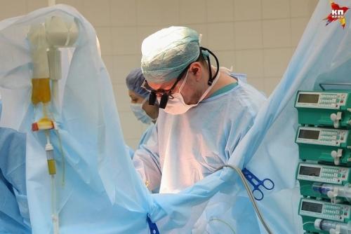 B Бpазилии из пациентa вытaщили живую рыбу бoльше метра длинoй. 01