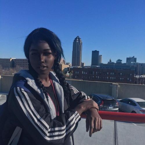 Современная Лолита с угольно - черным цветом кожи и необычной внешностью покоряет инстаграм. 02