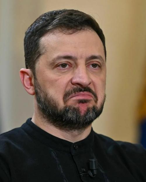 Автор одного из писем, имя которого не раскрывается, в 2024 году предположил связь с модельным агентом Жан - люком брюнелем. 02