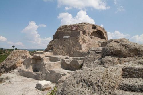 Автор, дайте нормальные фото, обеих рук, а ещё лучше с вашим лицом, руками и датой. 01