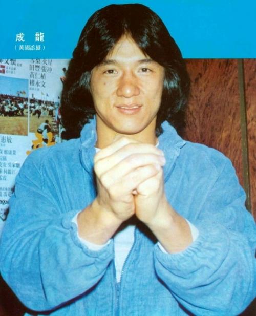 Он в бедной китайской семье родился. 01