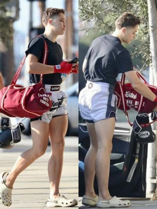 Вы новые фото сына Анджелины Джоли и Брэда питта видели? 01