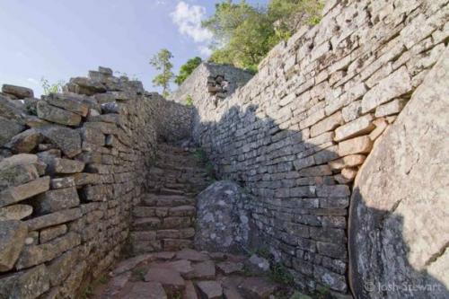 Большие тайны большого зимбабве. 03 Большие тайны большого зимбабве. 03