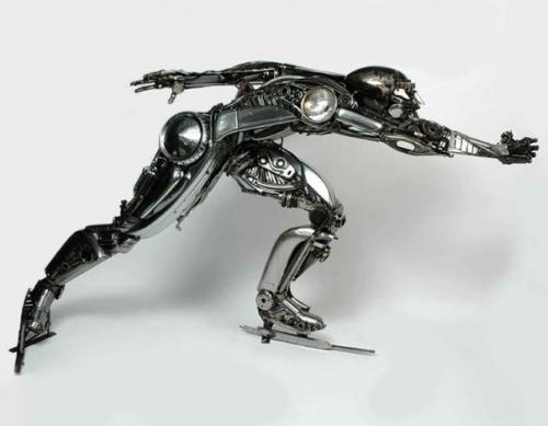 Австралиец Джеймс Корбетт вместе со своей женой занимались утилизацией старых автомобилей. 02