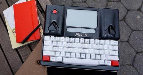 Freewrite Smart Typewriter - печатная машинка с дисплеем E Ink. Freewrite Smart Typewriter - печатная машинка с дисплеем E Ink.