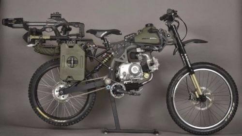 Ни один мопед не имеет права быть настолько крутым. 01