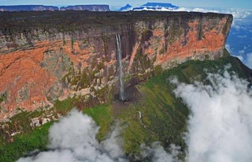 Пугающее плато Рорайма - огромная рукотворная пирамида? 03 Пугающее плато Рорайма - огромная рукотворная пирамида? 03