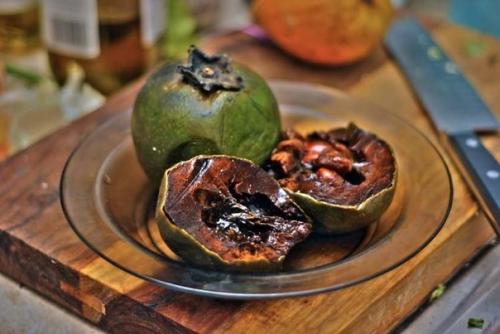 Чёрная сапота - фрукт со вкусом шоколада.